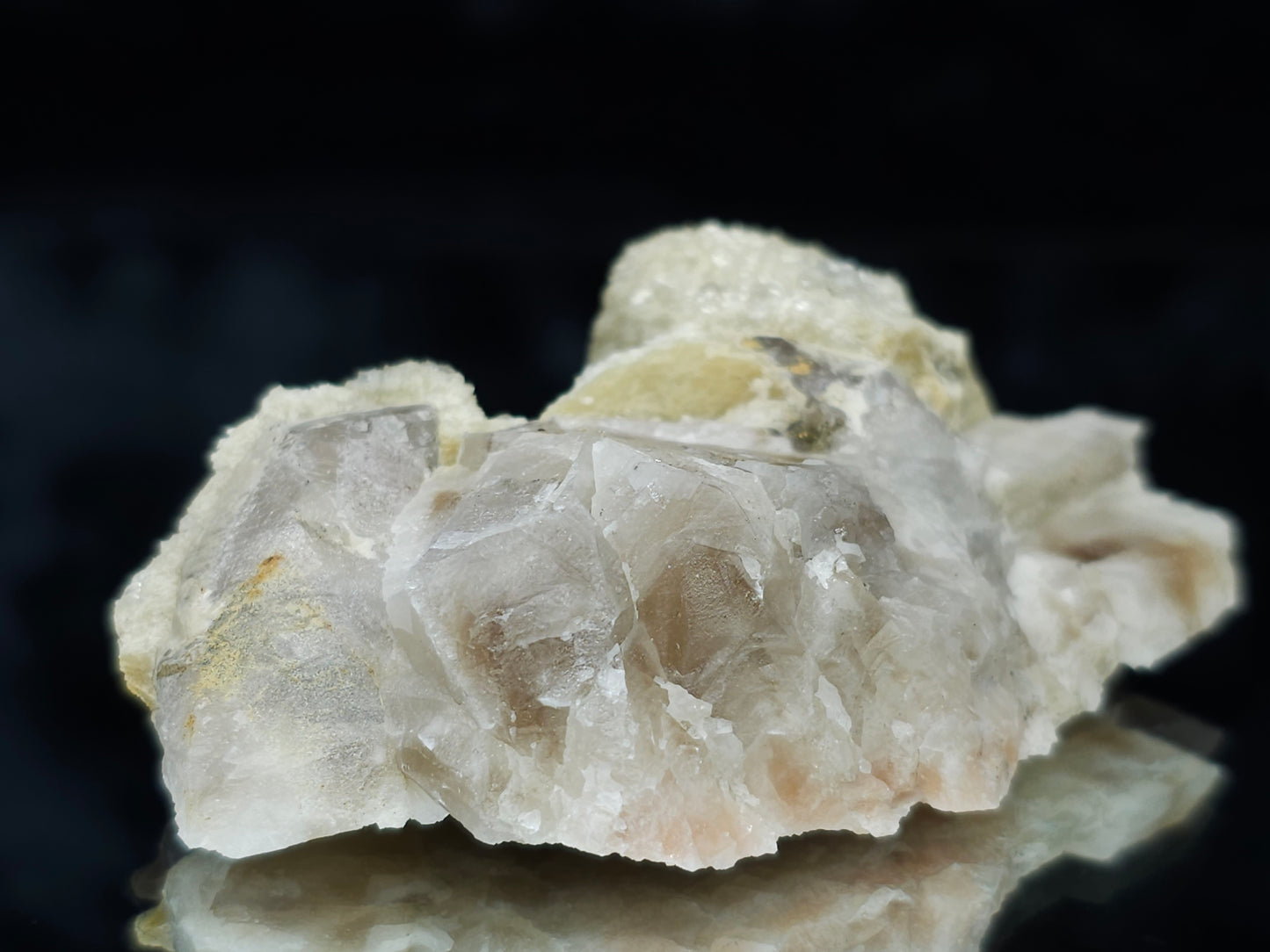 #88054 Cream-white Calcite pseudomorph after Combined form Calcite