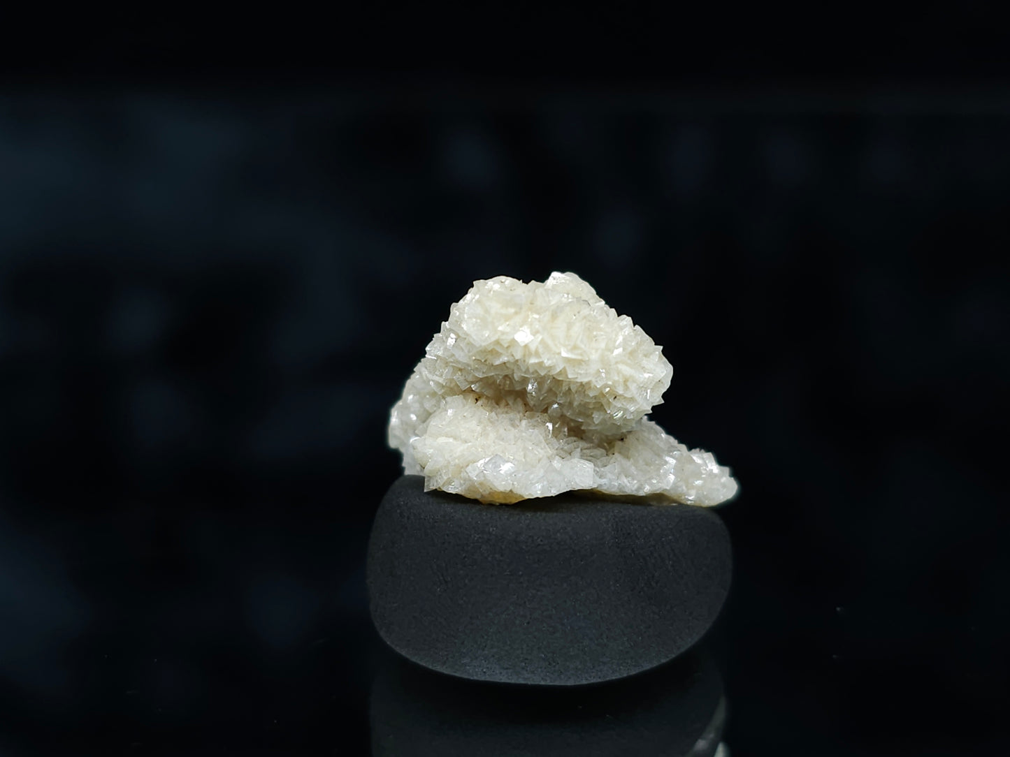 #88056 Cream-white Calcite pseudomorph after needle Calcite