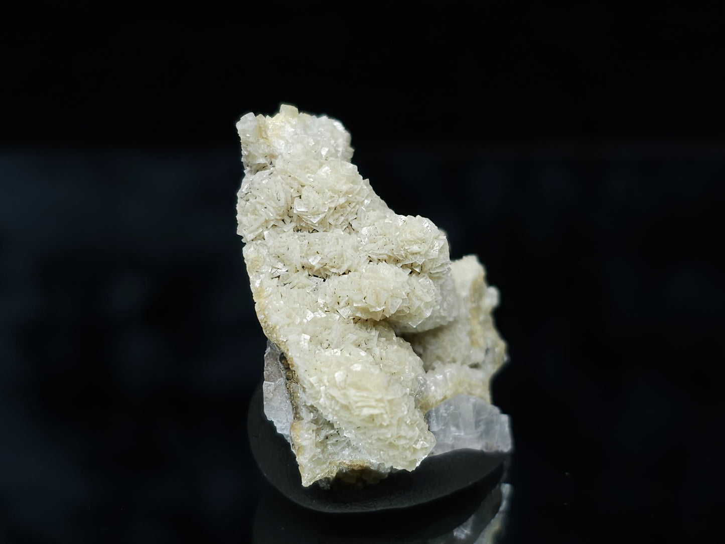 #88057 Cream-white Calcite pseudomorph after exceptional formation Calcite