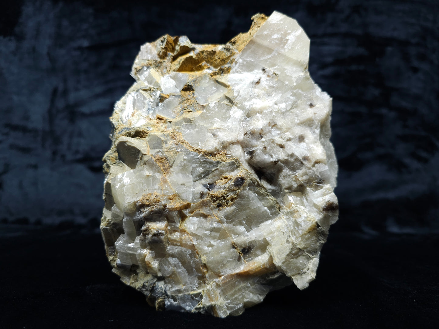 #88115 Spirit Gwindel Quartz on cream-white Calcite pseudomorph after Combined form Calcite on matrix