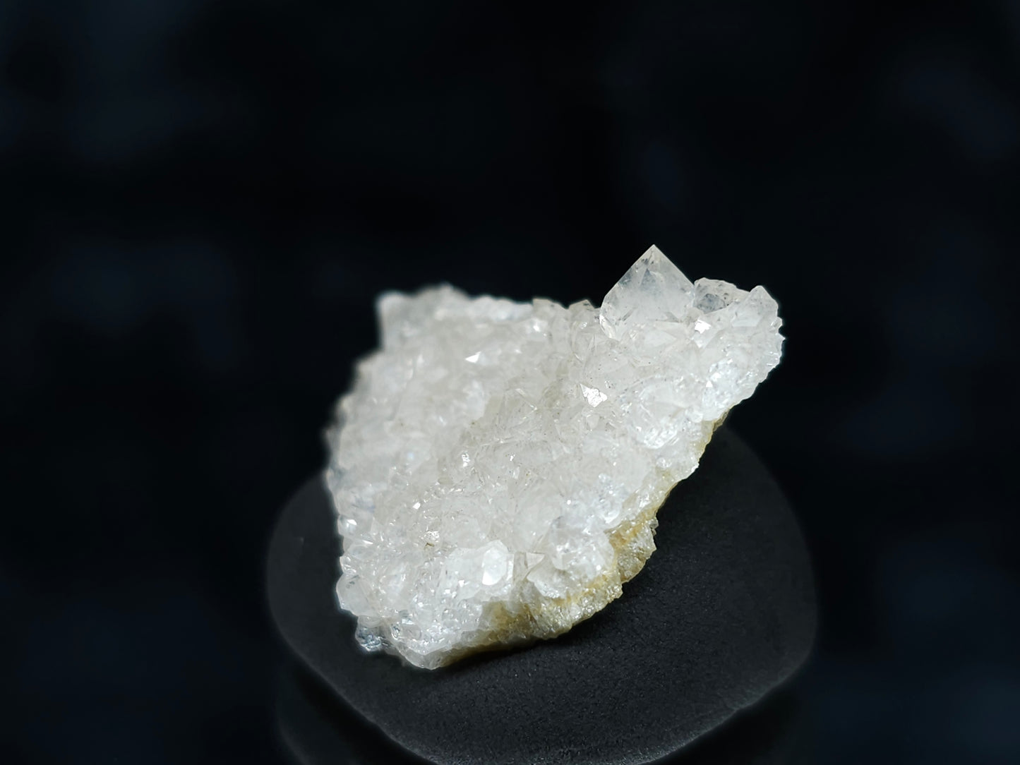 #88139 Spirit Gwindel Quartz on cream-white Calcite pseudomorph after Calcite