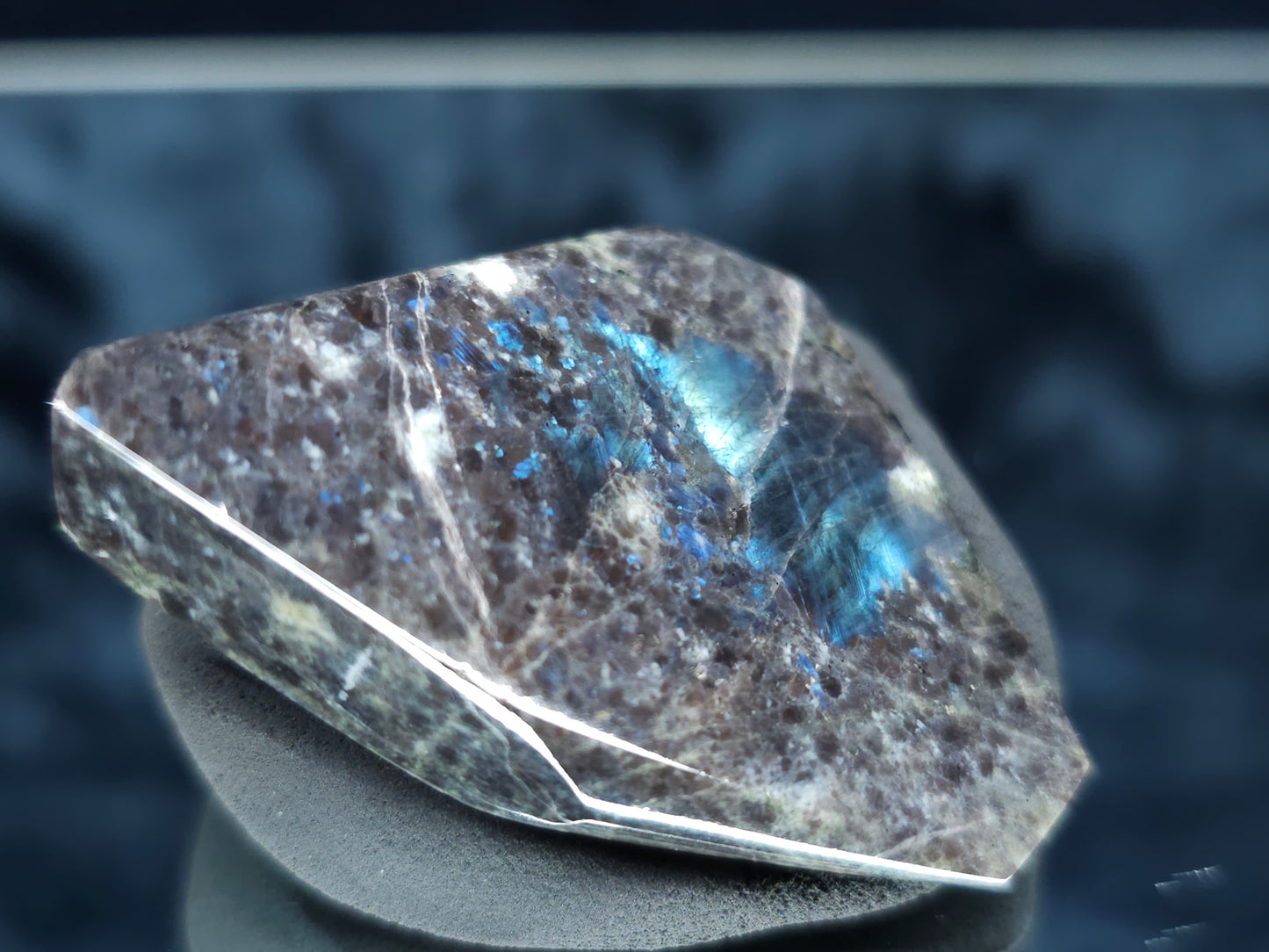 #44066 Labradorite