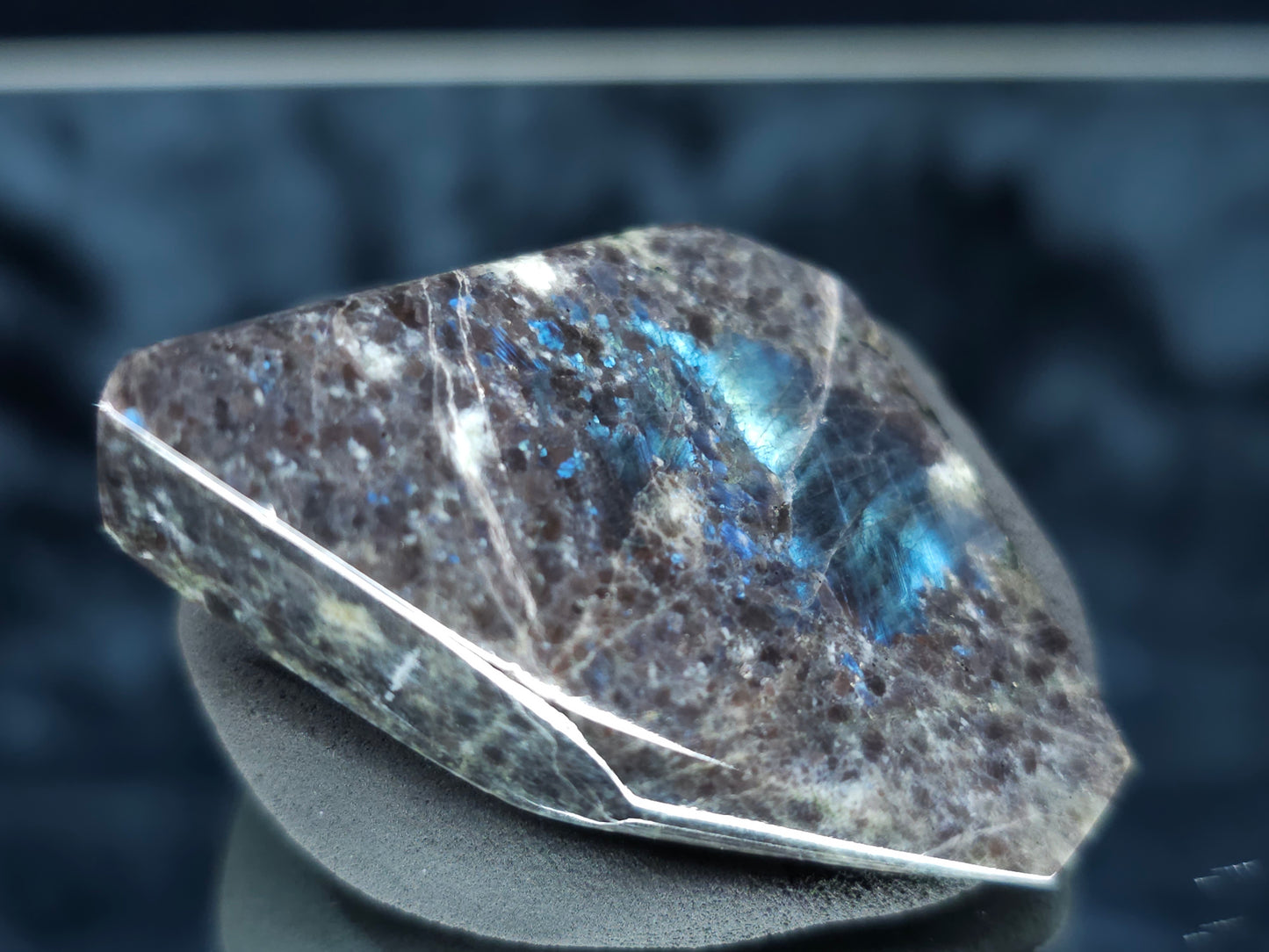 #44066 Labradorite