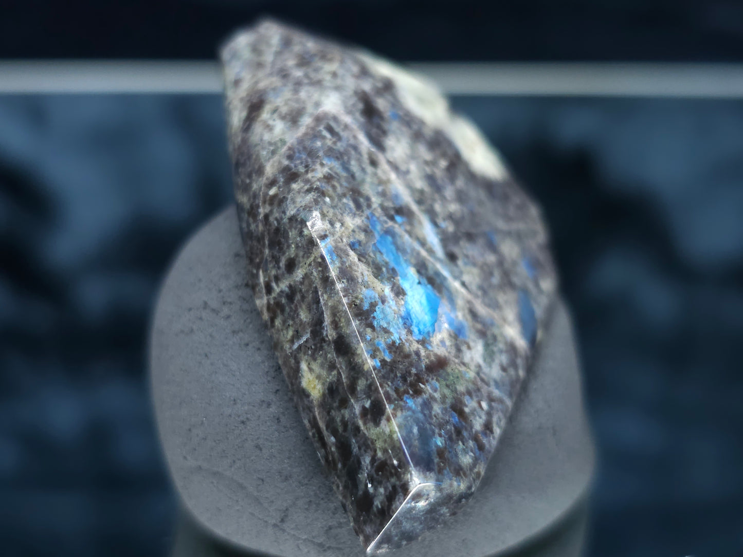 #44066 Labradorite