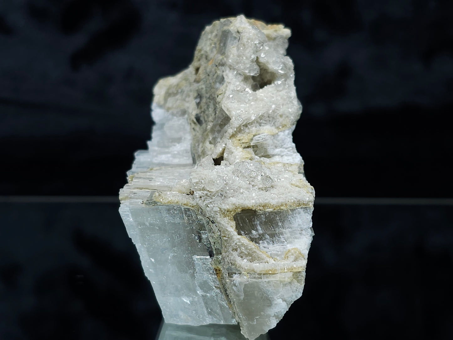 #88146 Spirit Gwindel Quartz on cream-white Calcite pseudomorph after Calcite on matrix