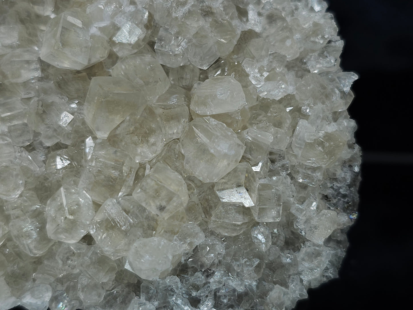 #33072 Super clear Nailhead Spar Calcite cluster, Chalcopyrite ore and multiple small fossils in the matrix