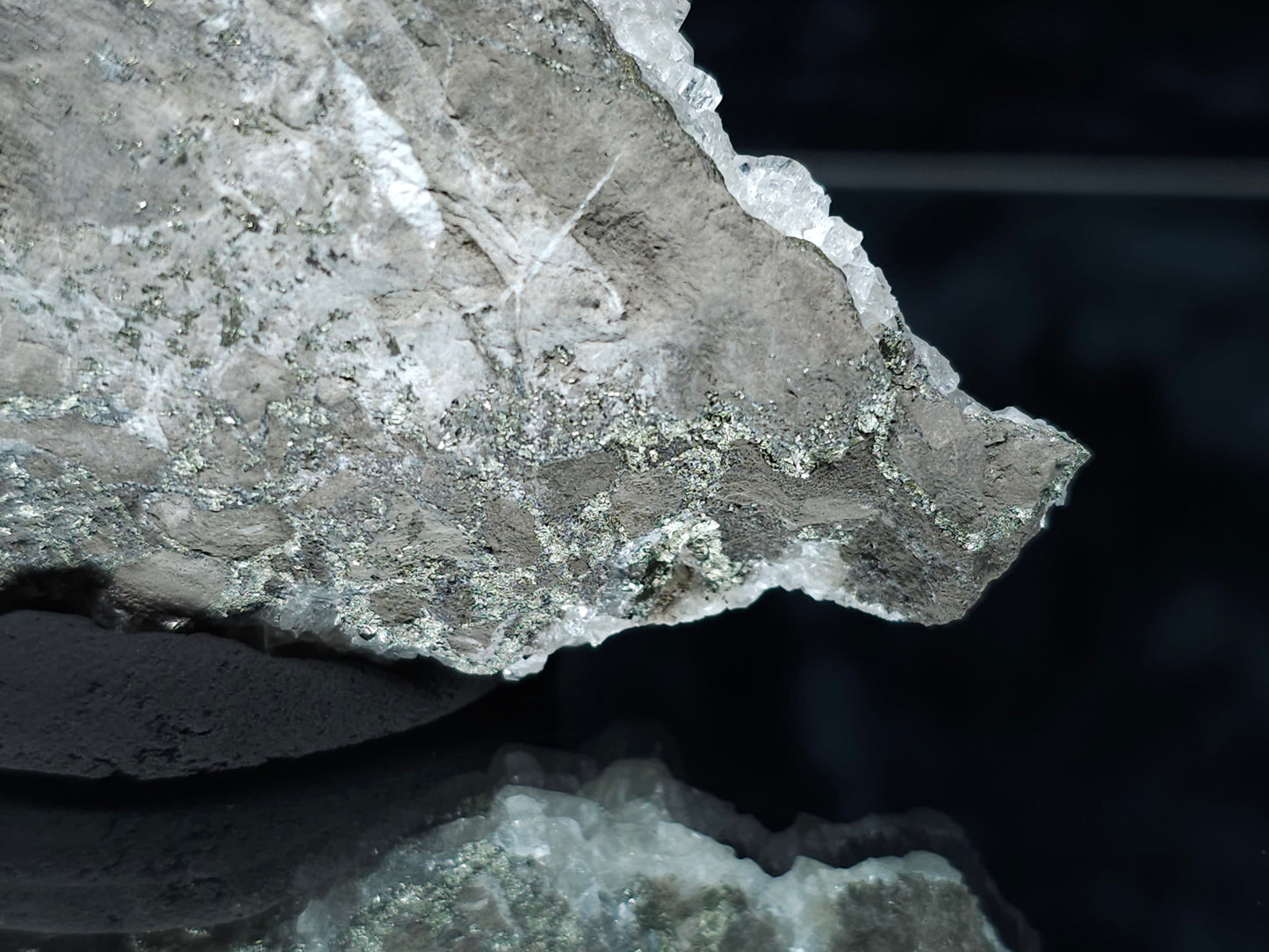 #33072 Super clear Nailhead Spar Calcite cluster, Chalcopyrite ore and multiple small fossils in the matrix