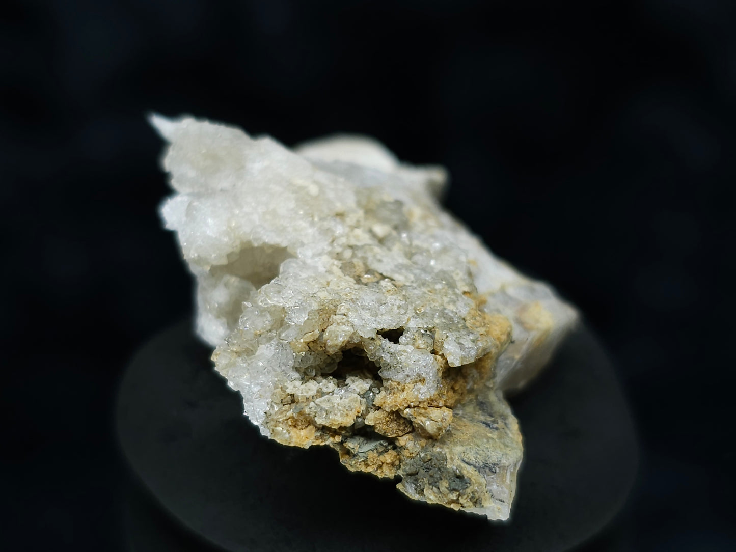 #88152 Spirit Gwindel Quartz on cream-white Calcite pseudomorph after Calcite on matrix