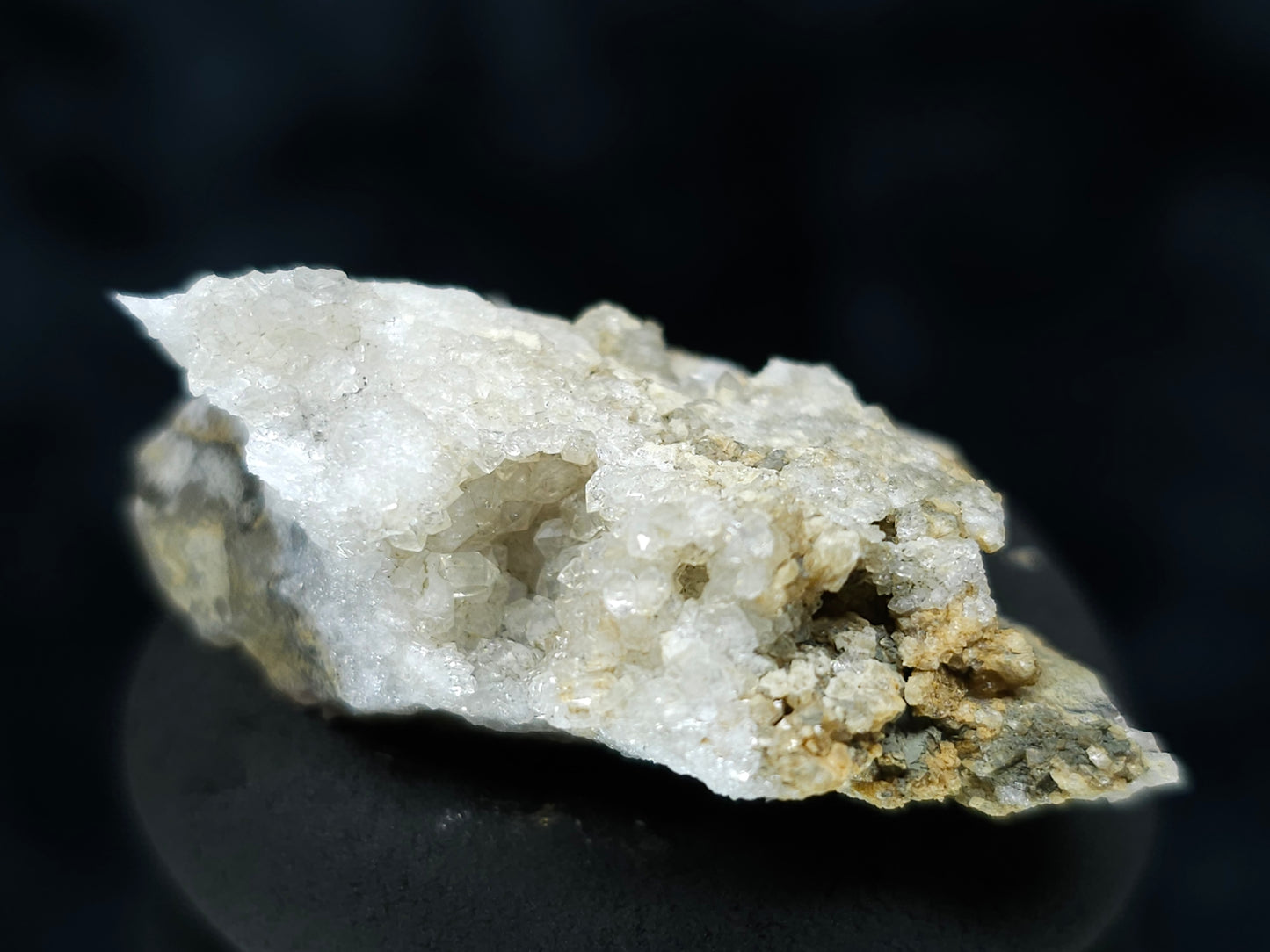 #88152 Spirit Gwindel Quartz on cream-white Calcite pseudomorph after Calcite on matrix