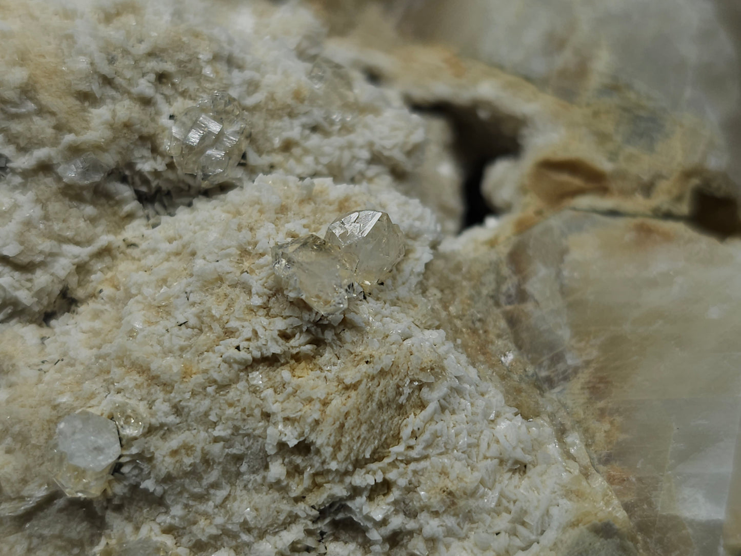 #88155 Small Herkimer Quartz on cream-white Calcite pseudomorph after Calcite on matrix