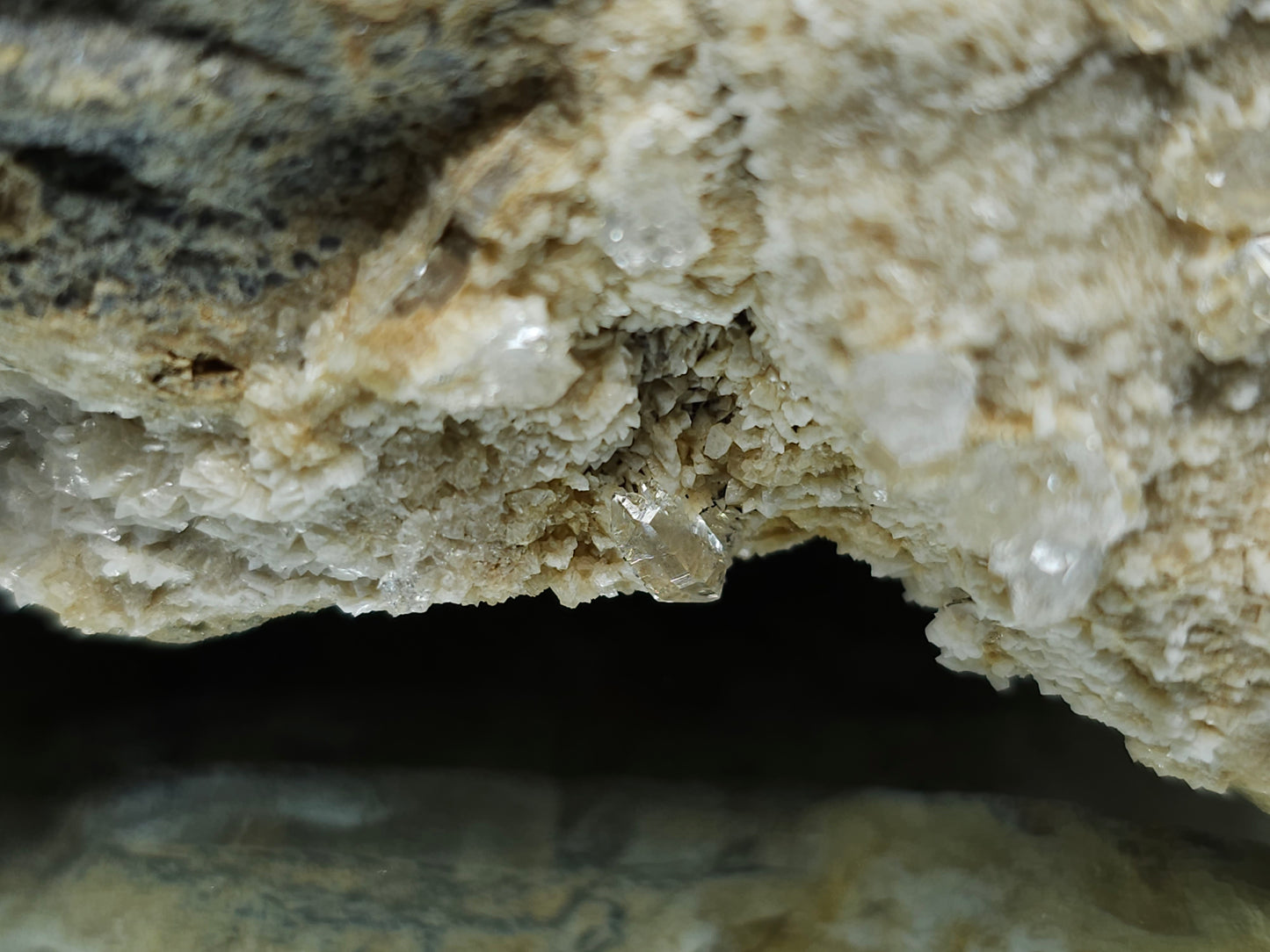 #88155 Small Herkimer Quartz on cream-white Calcite pseudomorph after Calcite on matrix