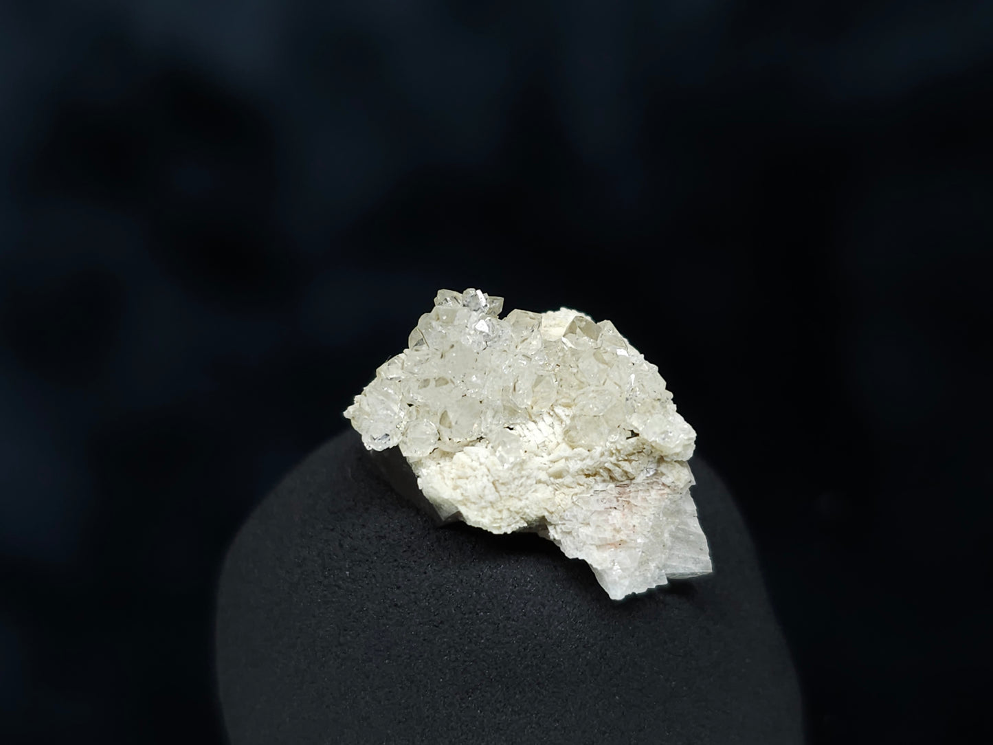 #88160 Spirit Gwindel Quartz Calcite on cream-white Calcite pseudomorph after Calcite