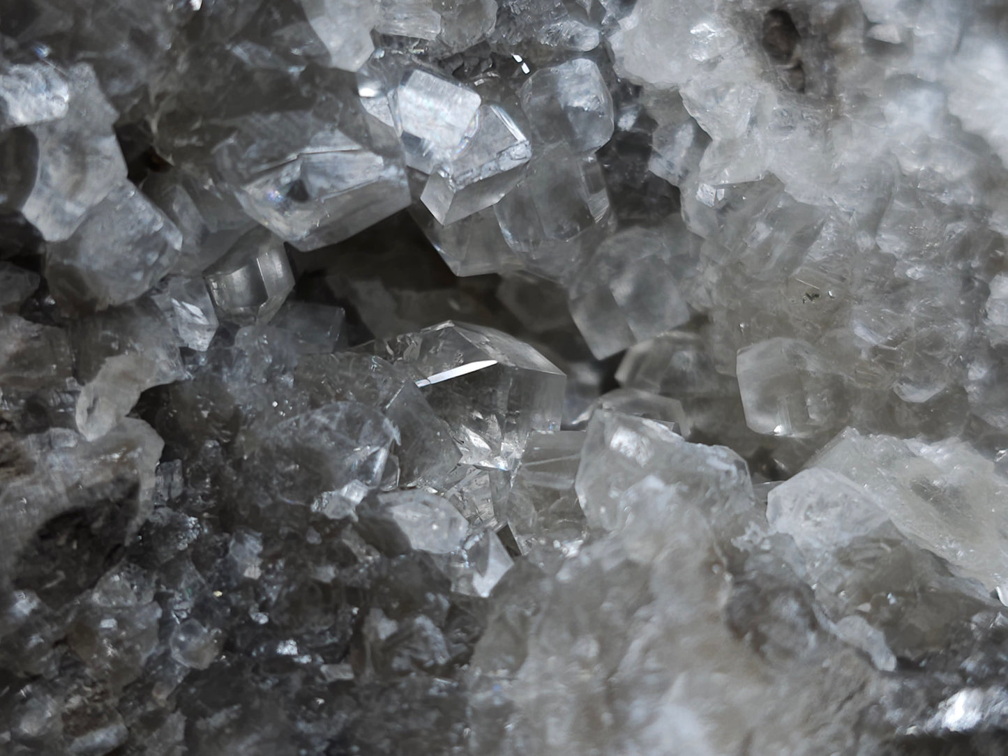 #33129 Super clear Nailhead Spar Calcite geode with Chalcopyrite ore and multiple small fossils in the matrix