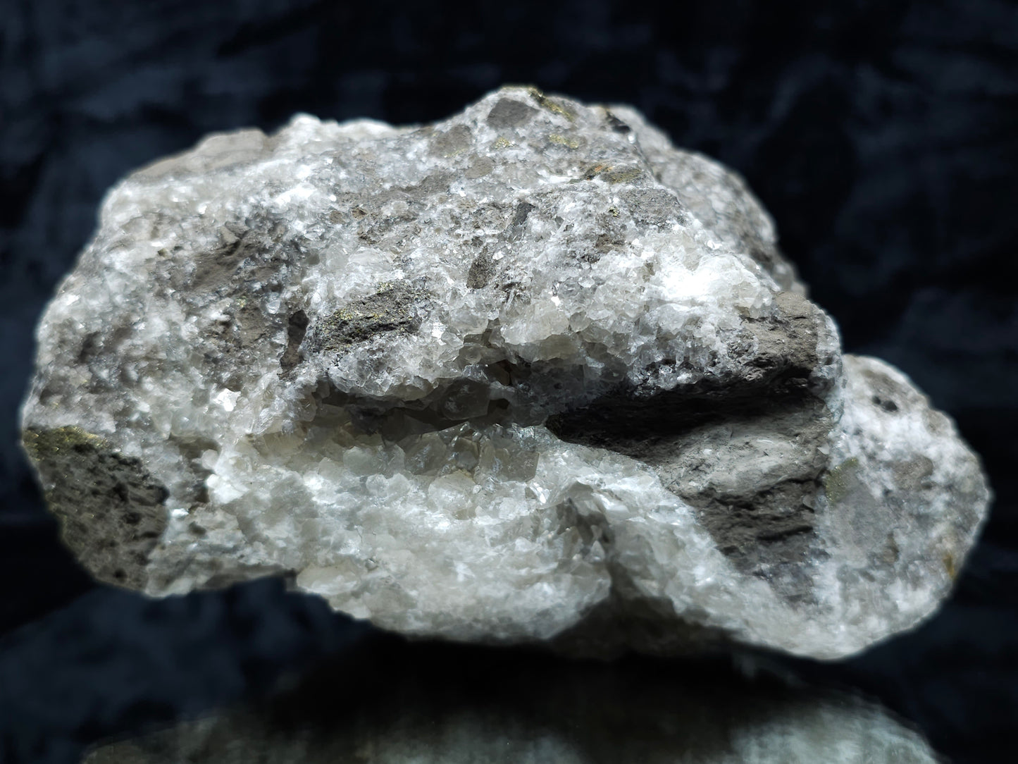 #33129 Super clear Nailhead Spar Calcite geode with Chalcopyrite ore and multiple small fossils in the matrix