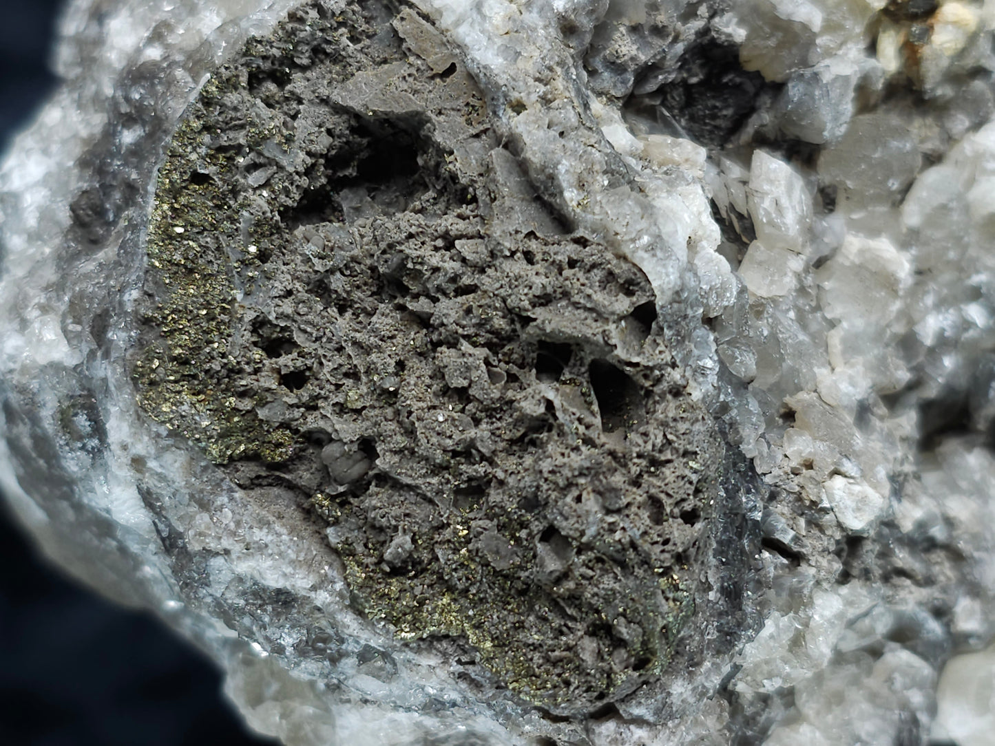 #33129 Super clear Nailhead Spar Calcite geode with Chalcopyrite ore and multiple small fossils in the matrix