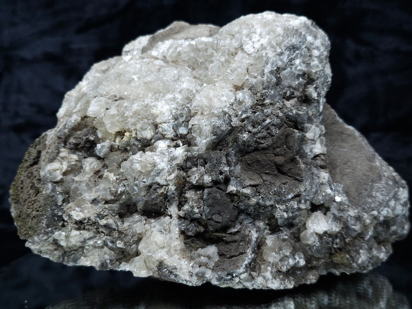 #33129 Super clear Nailhead Spar Calcite geode with Chalcopyrite ore and multiple small fossils in the matrix