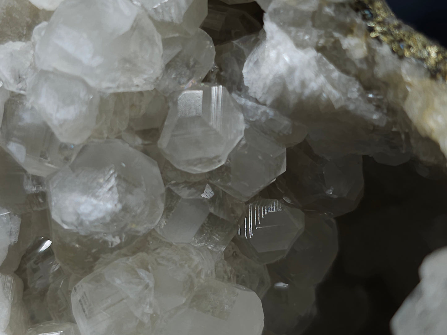 #33127 Super clear Nailhead Spar Calcite geode with Chalcopyrite ore and multiple small fossils in the matrix