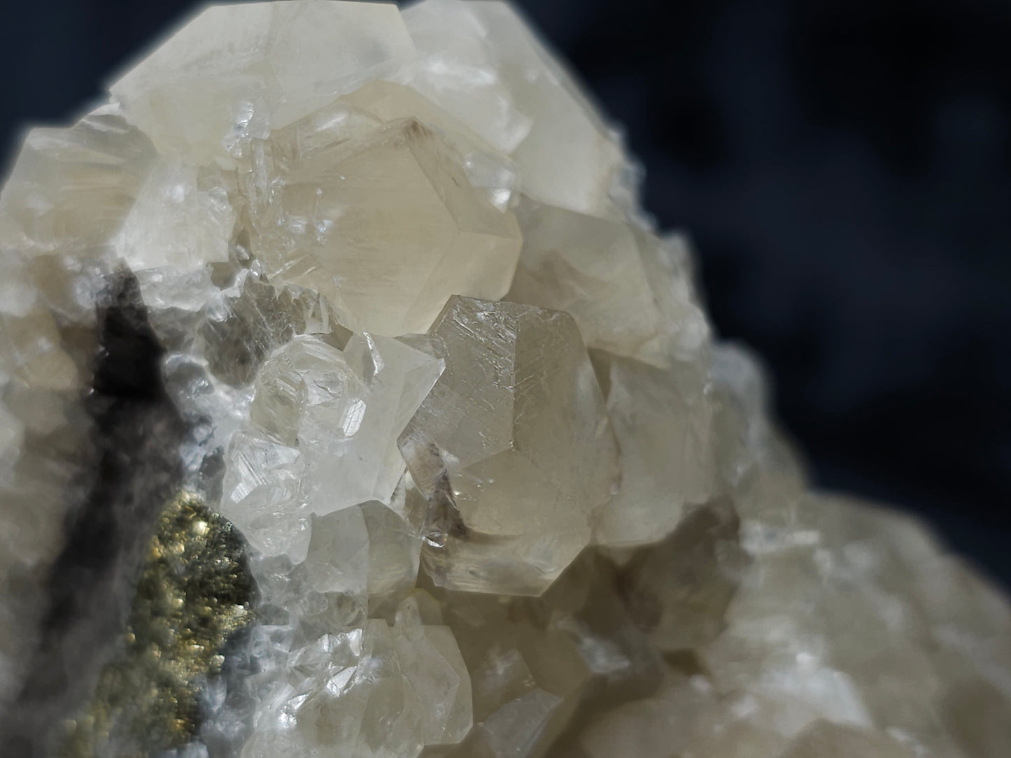 #33127 Super clear Nailhead Spar Calcite geode with Chalcopyrite ore and multiple small fossils in the matrix