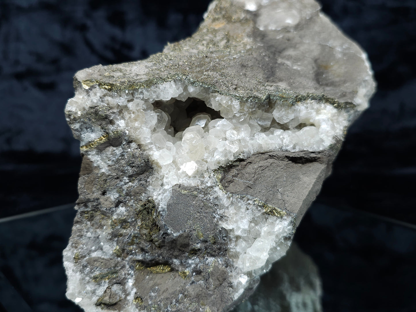#33127 Super clear Nailhead Spar Calcite geode with Chalcopyrite ore and multiple small fossils in the matrix