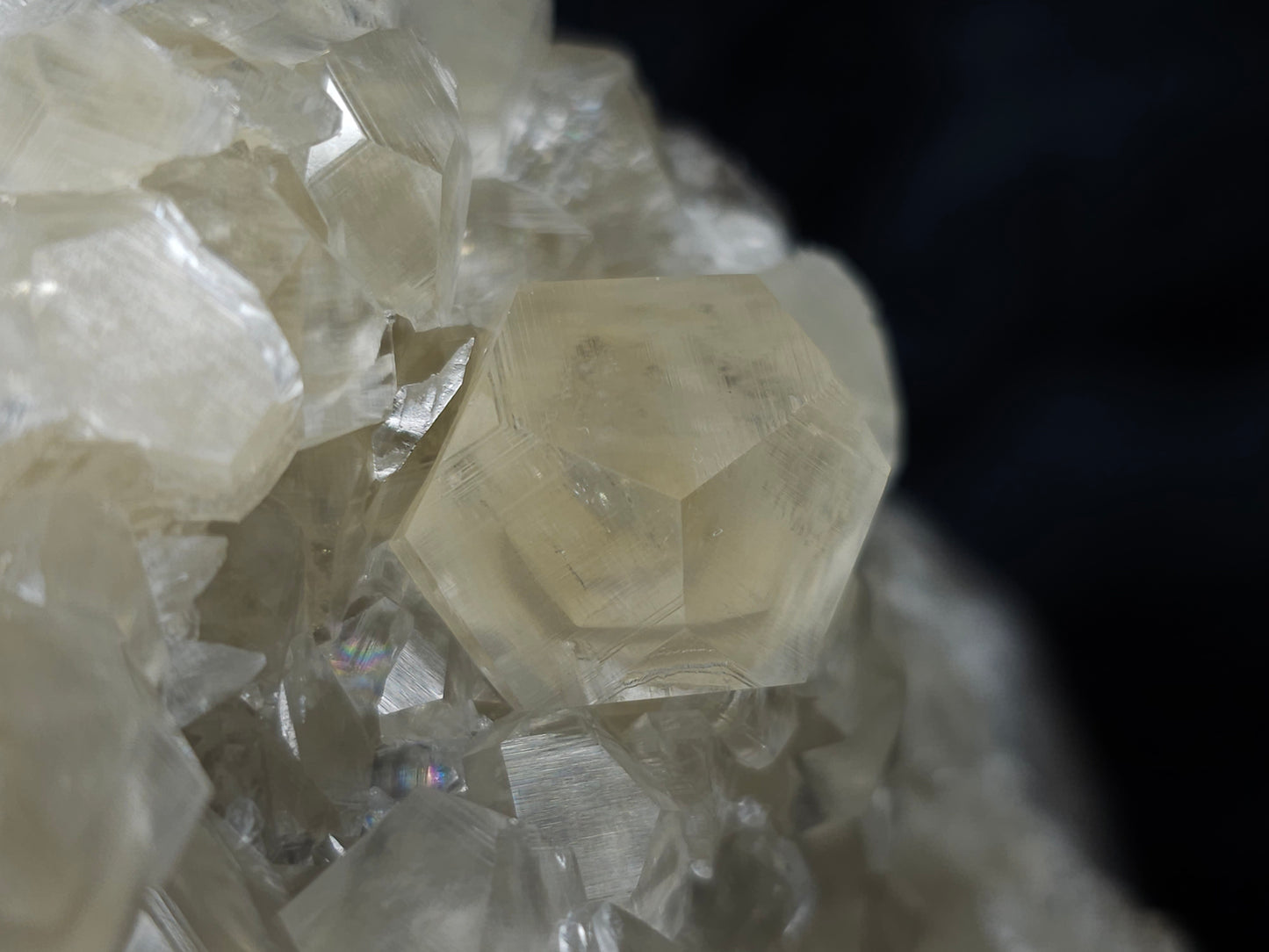 #33128 Super clear Nailhead Spar Calcite geode with Chalcopyrite ore and multiple small fossils in the matrix