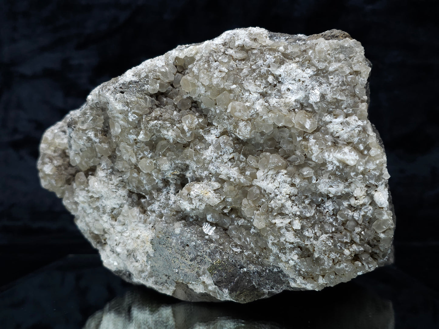 #33130 Super clear Nailhead Spar Calcite geode with Chalcopyrite ore and multiple small fossils in the matrix