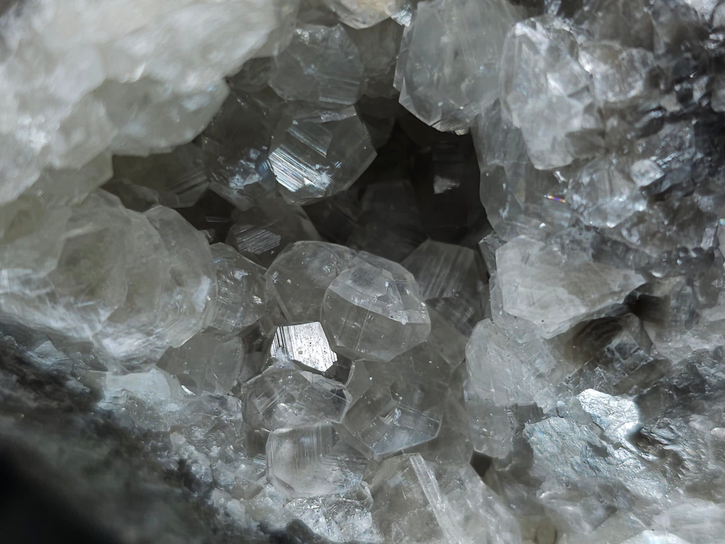 #33133 Super clear Nailhead Spar Calcite geode with Chalcopyrite ore and multiple small fossils in the matrix