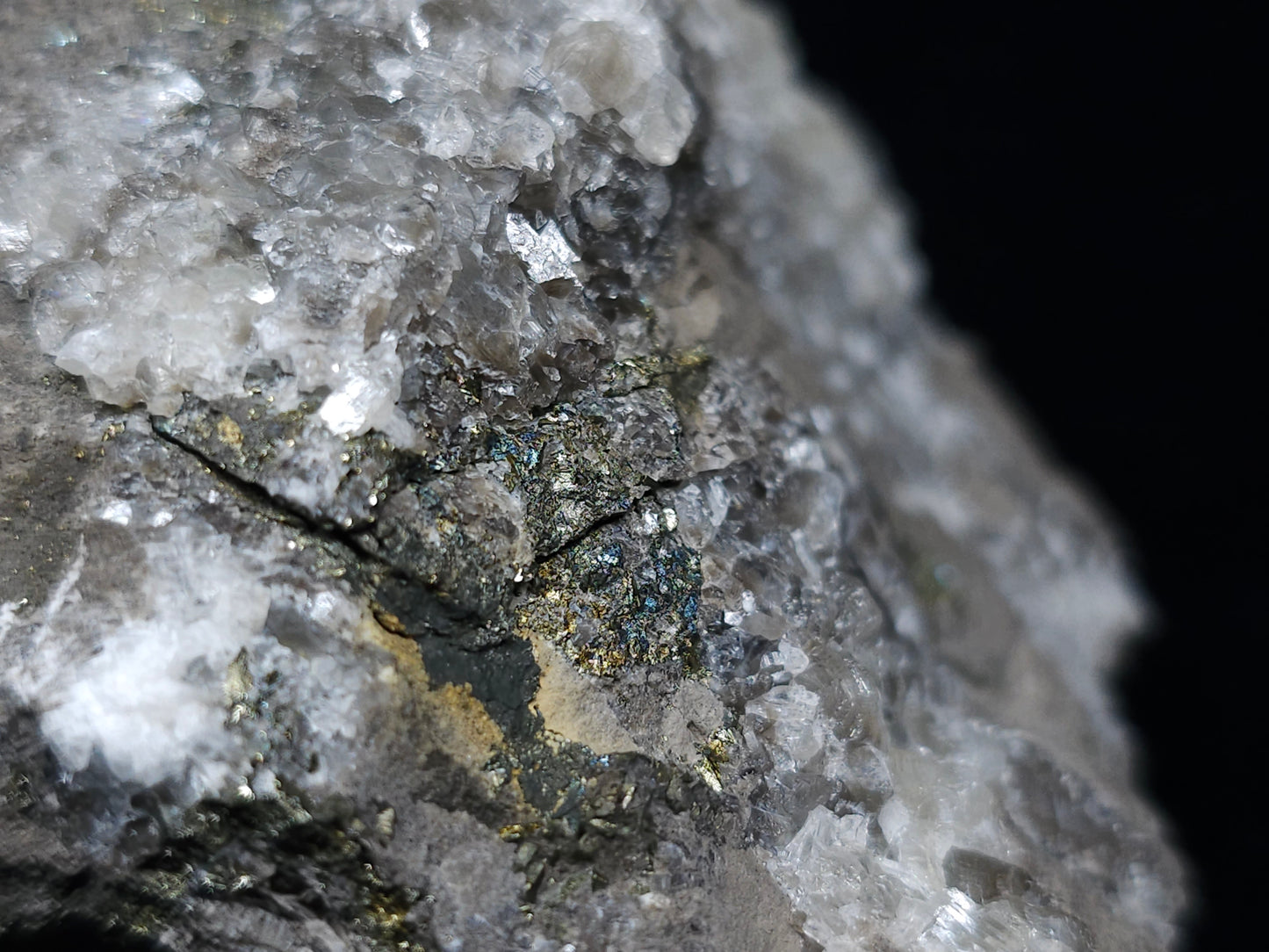 #33138 Super clear Nailhead Spar Calcite cluster with Chalcopyrite ore and multiple small fossils in the matrix