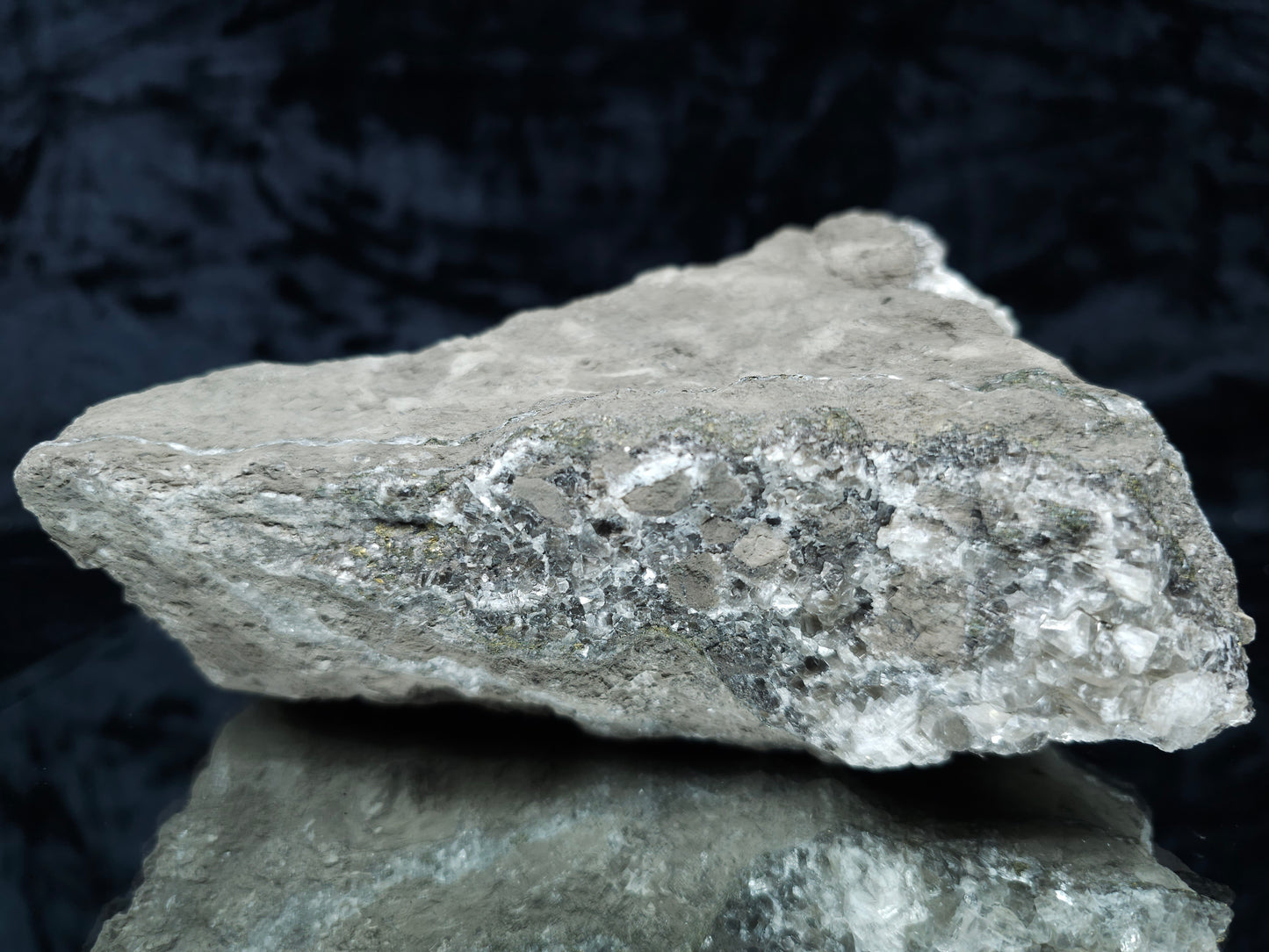 #33132 Super clear Nailhead Spar Calcite cluster with Chalcopyrite ore and multiple small fossils in the matrix