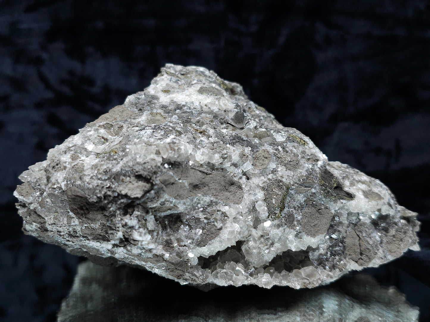 #33131 Super clear Nailhead Spar Calcite geode with Chalcopyrite ore and multiple small fossils in the matrix