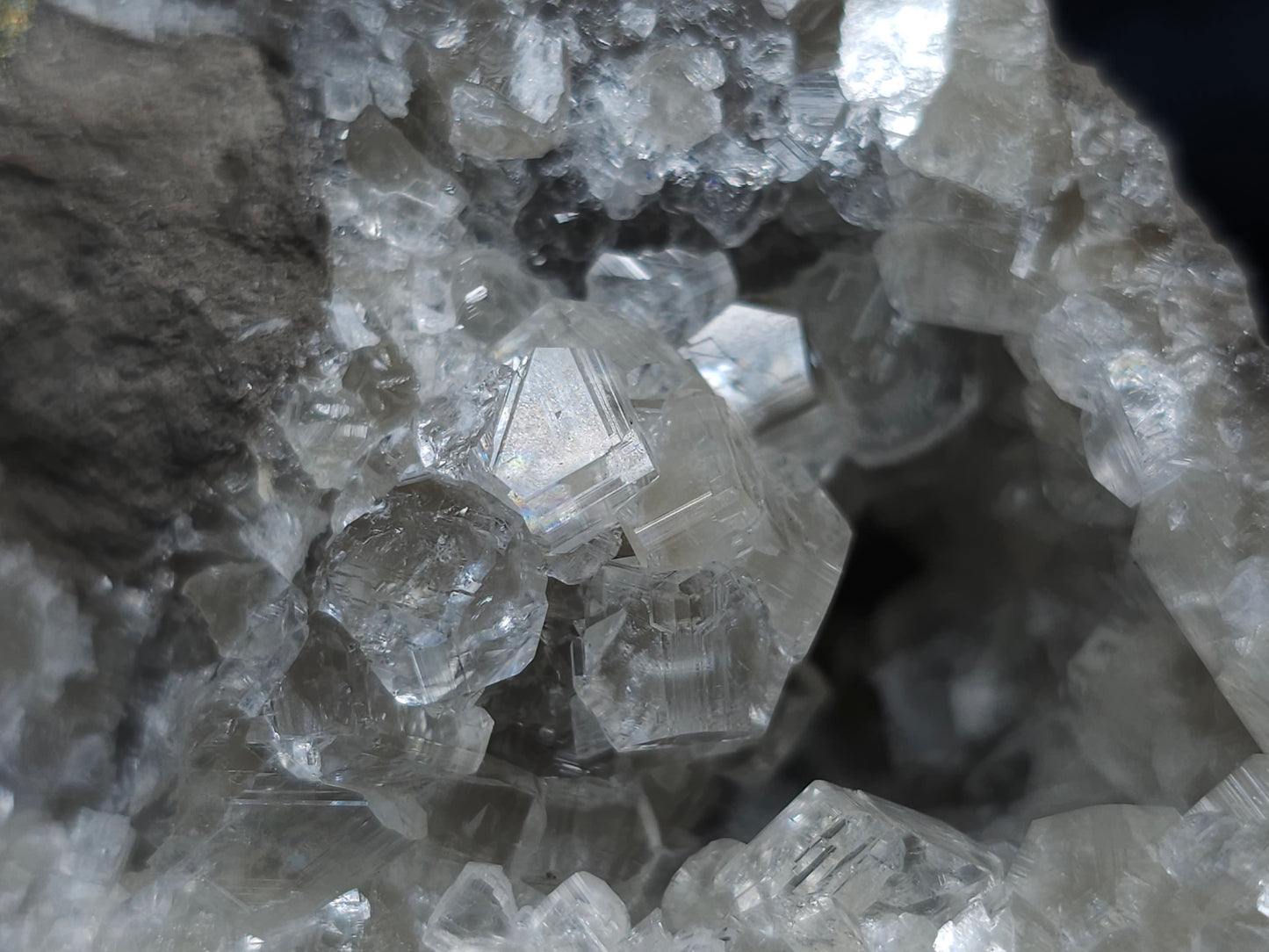 #33146 Super clear Nailhead Spar Calcite geode with Chalcopyrite ore and multiple small fossils in the matrix