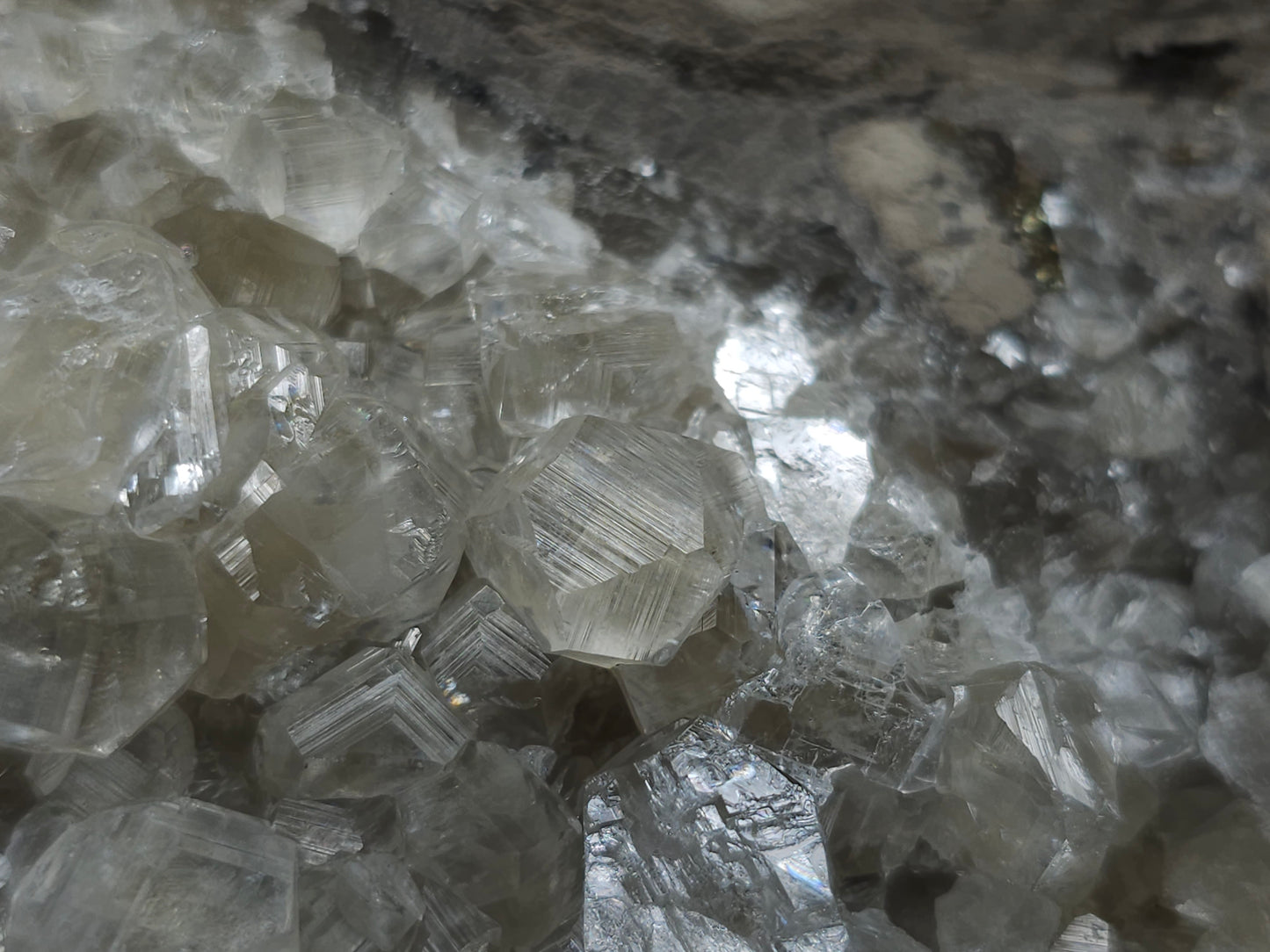 #33143 Super clear Nailhead Spar Calcite cluster with Chalcopyrite ore and multiple small fossils in the matrix