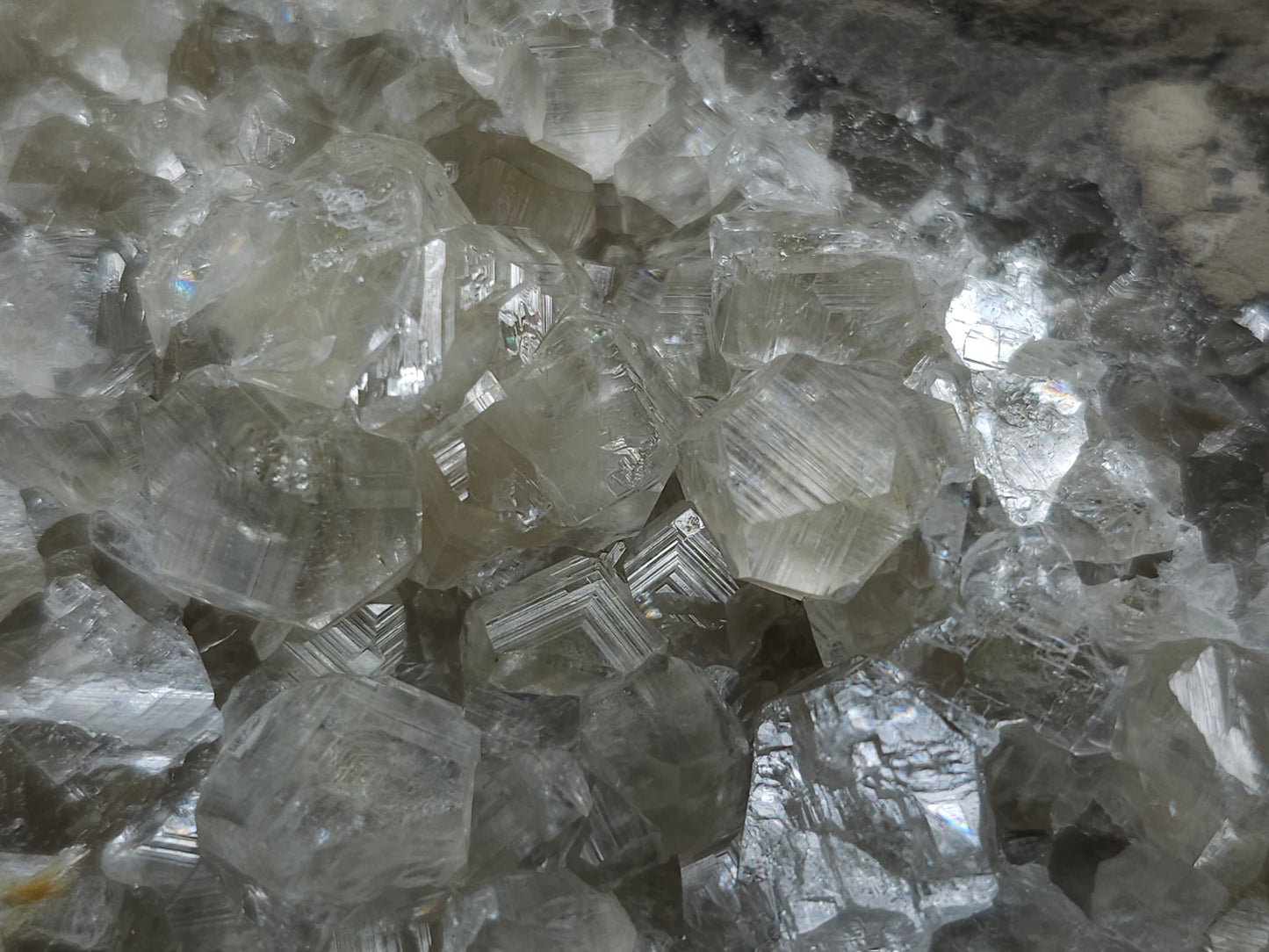 #33143 Super clear Nailhead Spar Calcite cluster with Chalcopyrite ore and multiple small fossils in the matrix