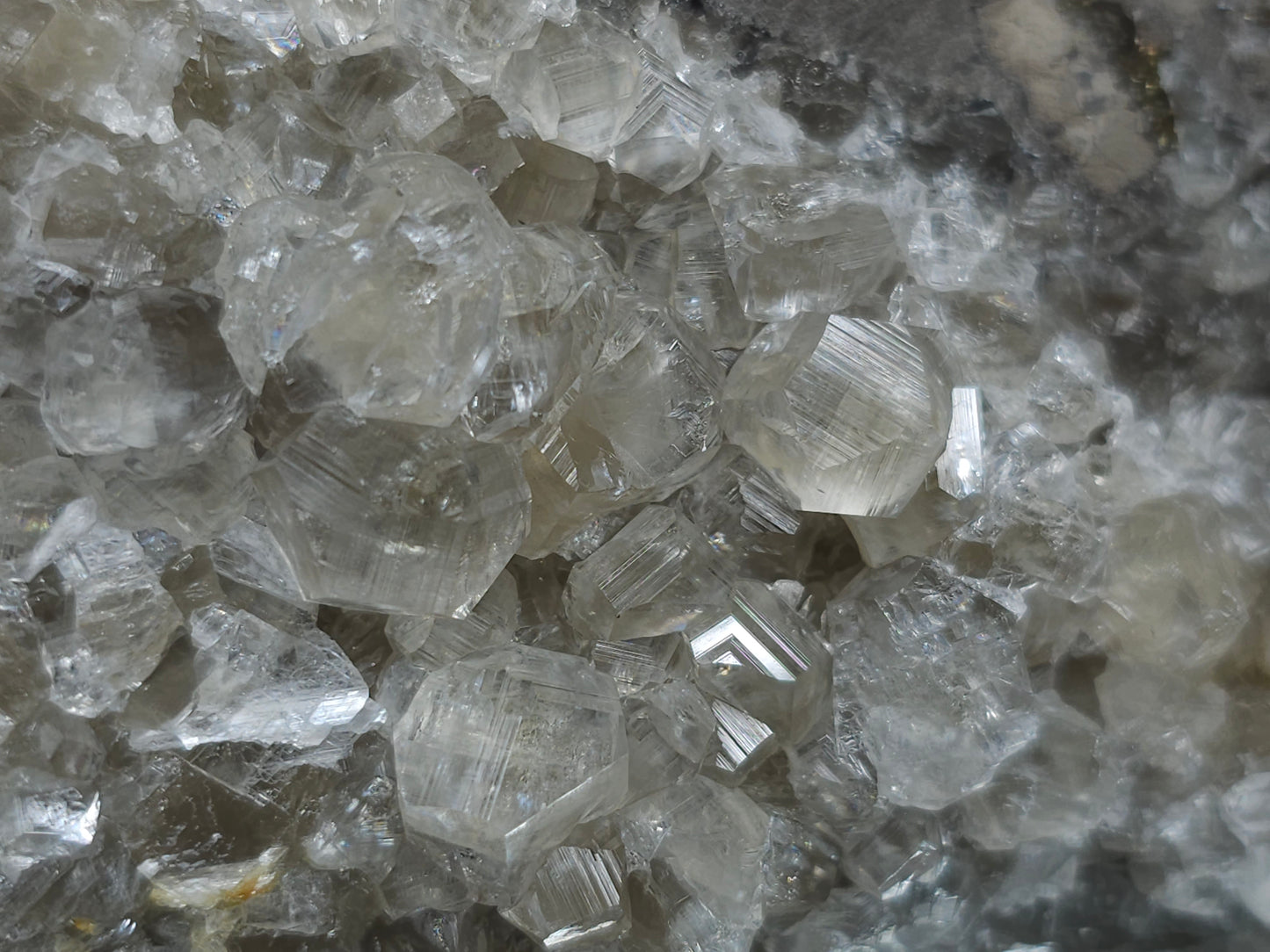 #33143 Super clear Nailhead Spar Calcite cluster with Chalcopyrite ore and multiple small fossils in the matrix