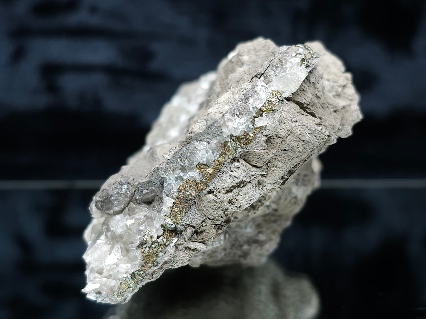 #33143 Super clear Nailhead Spar Calcite cluster with Chalcopyrite ore and multiple small fossils in the matrix