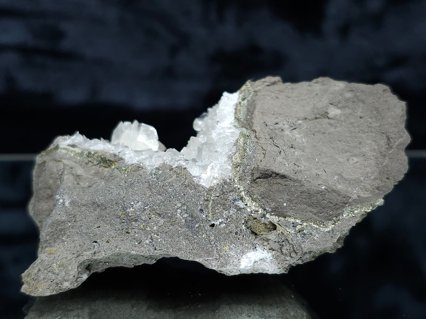 #33140 Super clear Nailhead Spar Calcite cluster with Chalcopyrite ore and multiple small fossils in the matrix