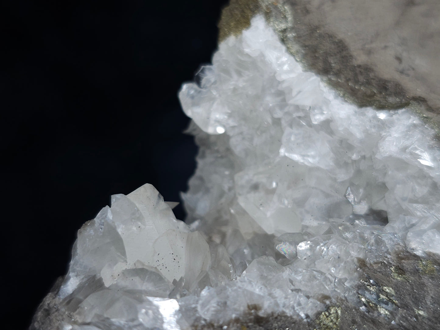 #33140 Super clear Nailhead Spar Calcite cluster with Chalcopyrite ore and multiple small fossils in the matrix