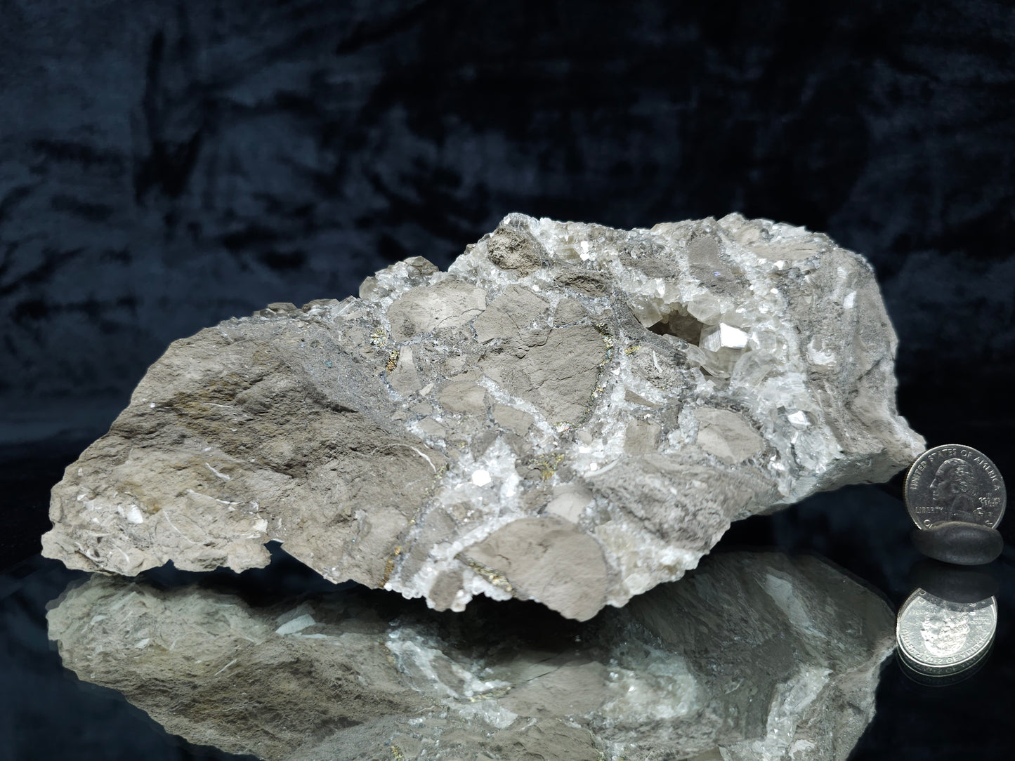 #33150 Super clear Nailhead Spar Calcite geode with Chalcopyrite ore and multiple small fossils in the matrix