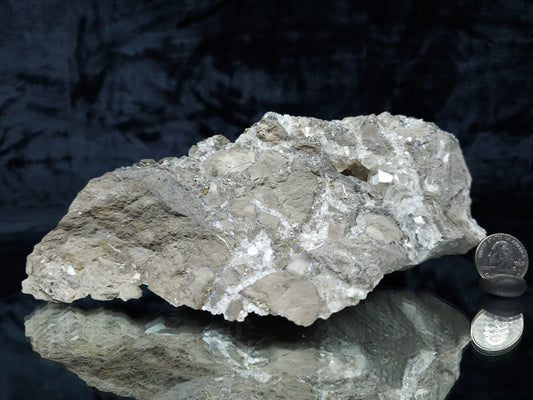 #33150 Super clear Nailhead Spar Calcite geode with Chalcopyrite ore and multiple small fossils in the matrix