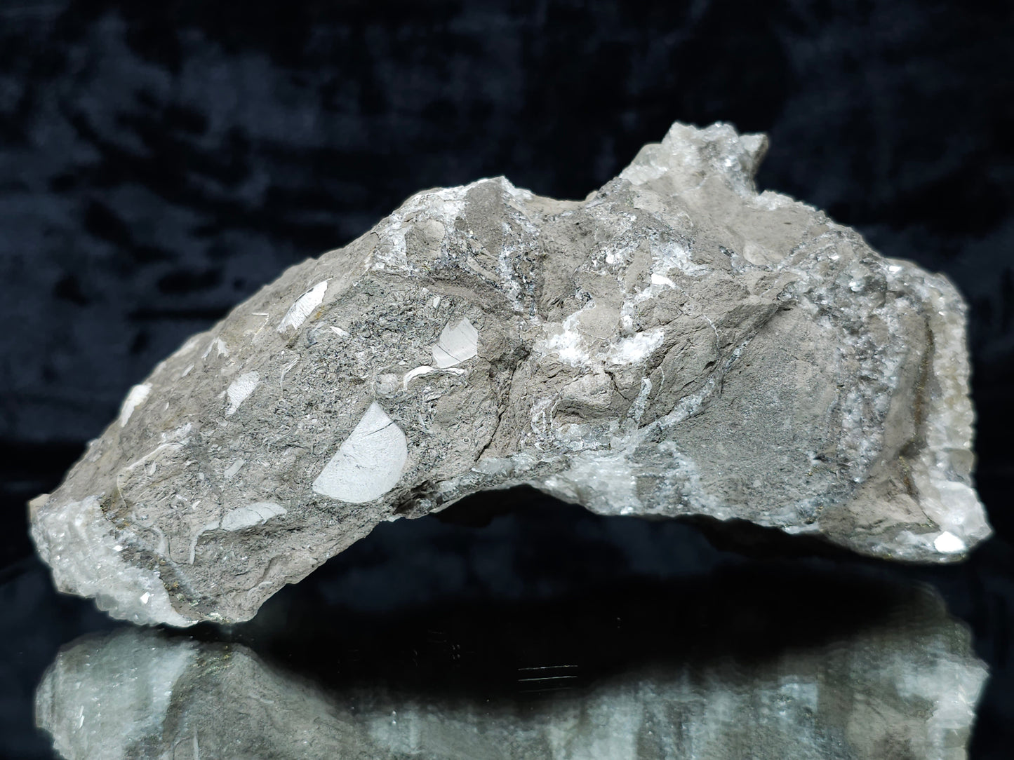 #33149 Super clear Nailhead Spar Calcite geode with Chalcopyrite ore and multiple small fossils in the matrix