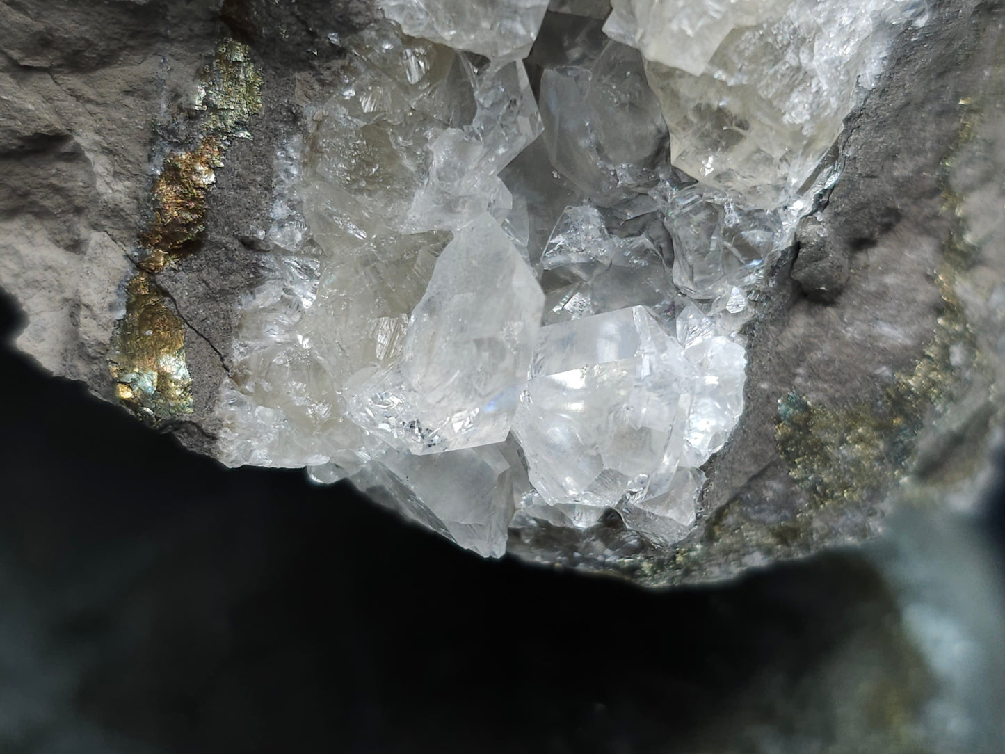 #33149 Super clear Nailhead Spar Calcite geode with Chalcopyrite ore and multiple small fossils in the matrix