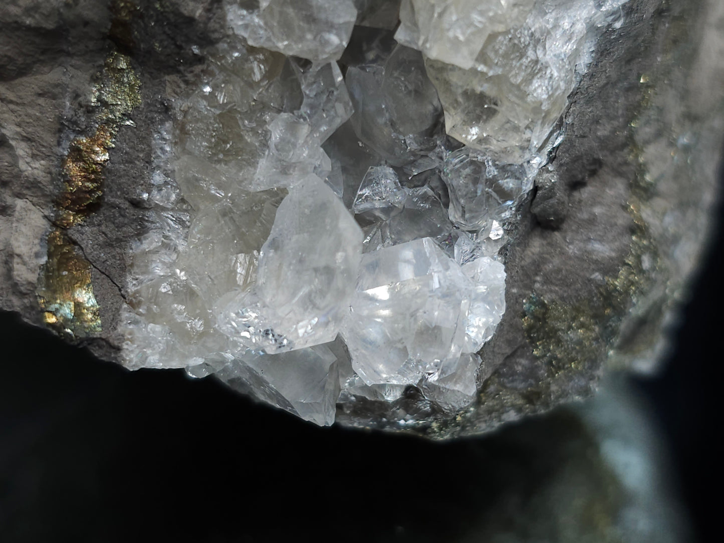 #33149 Super clear Nailhead Spar Calcite geode with Chalcopyrite ore and multiple small fossils in the matrix