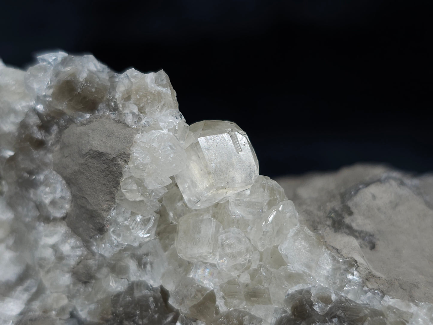 #33149 Super clear Nailhead Spar Calcite geode with Chalcopyrite ore and multiple small fossils in the matrix