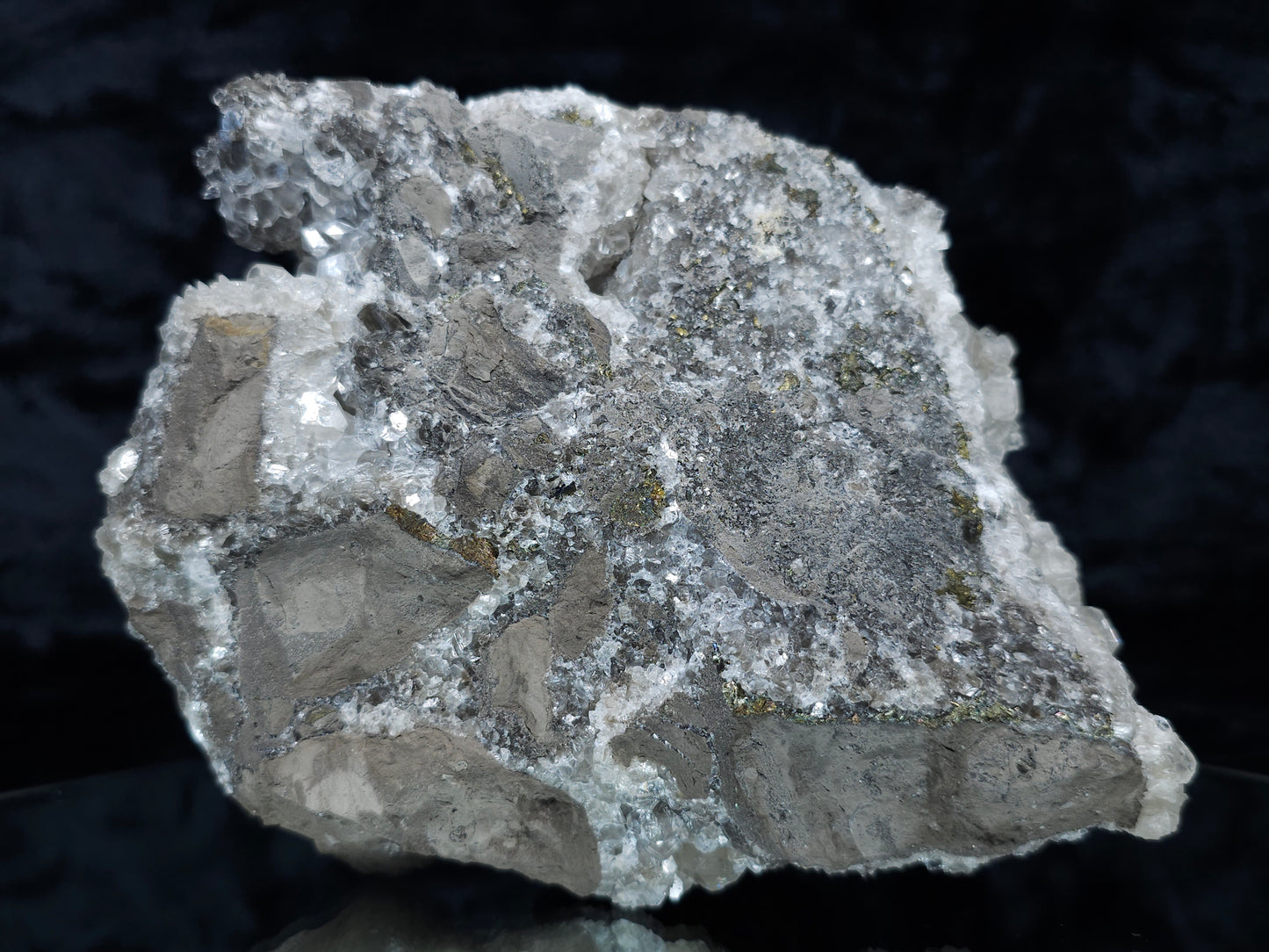 #33144 Super clear Nailhead Spar Calcite cluster with Chalcopyrite ore and multiple small fossils in the matrix
