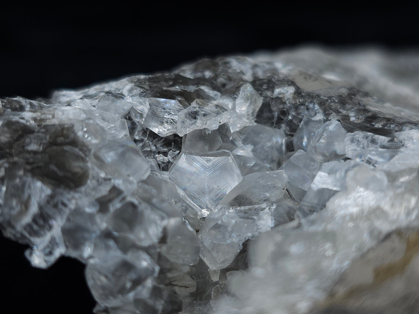 #33144 Super clear Nailhead Spar Calcite cluster with Chalcopyrite ore and multiple small fossils in the matrix