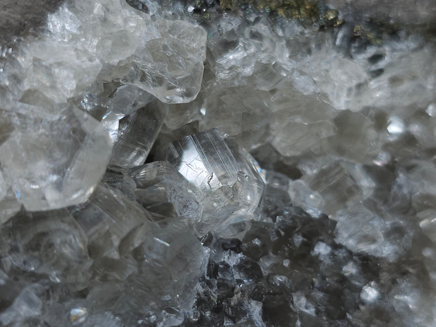 #33144 Super clear Nailhead Spar Calcite cluster with Chalcopyrite ore and multiple small fossils in the matrix