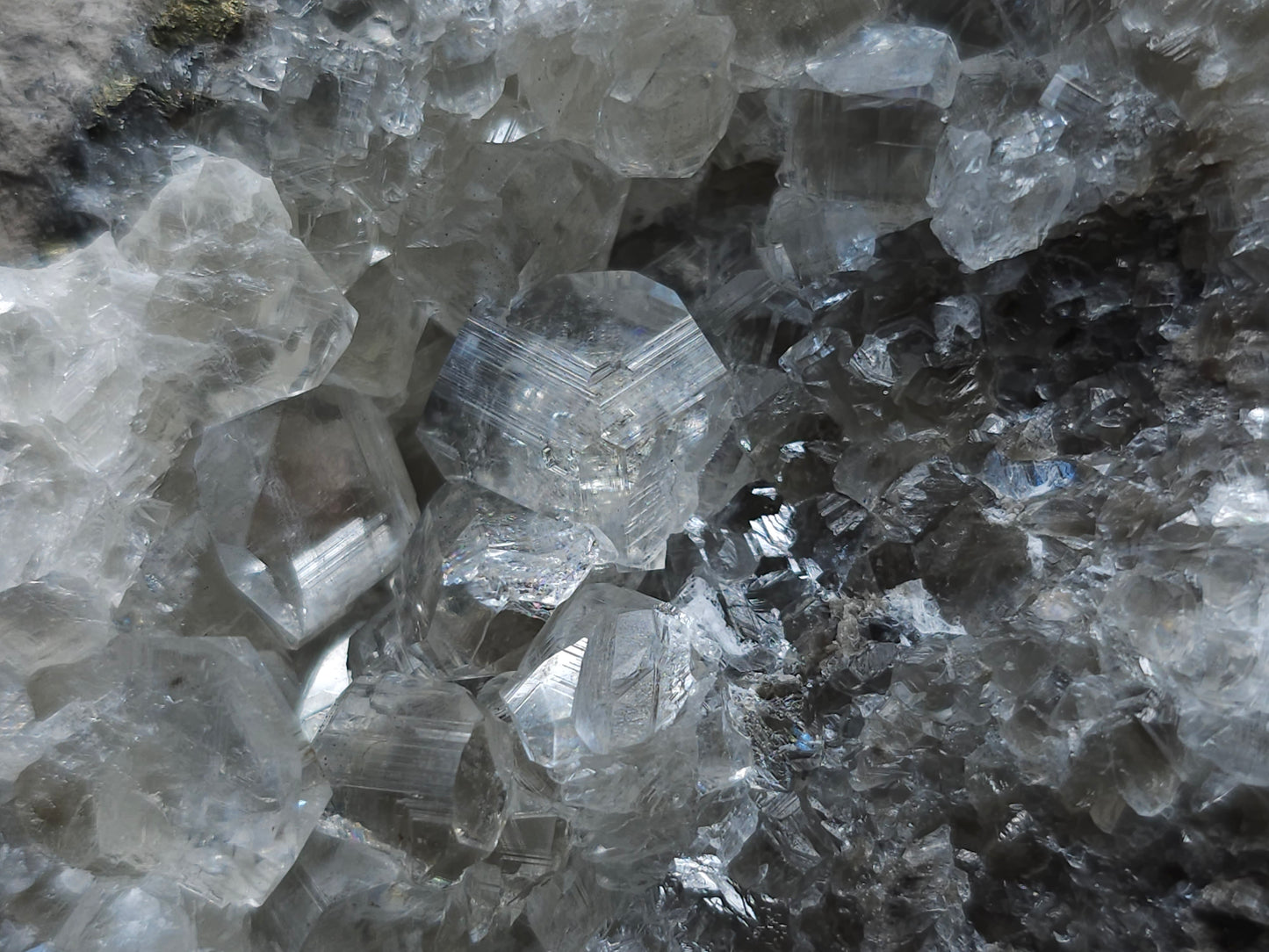 #33144 Super clear Nailhead Spar Calcite cluster with Chalcopyrite ore and multiple small fossils in the matrix