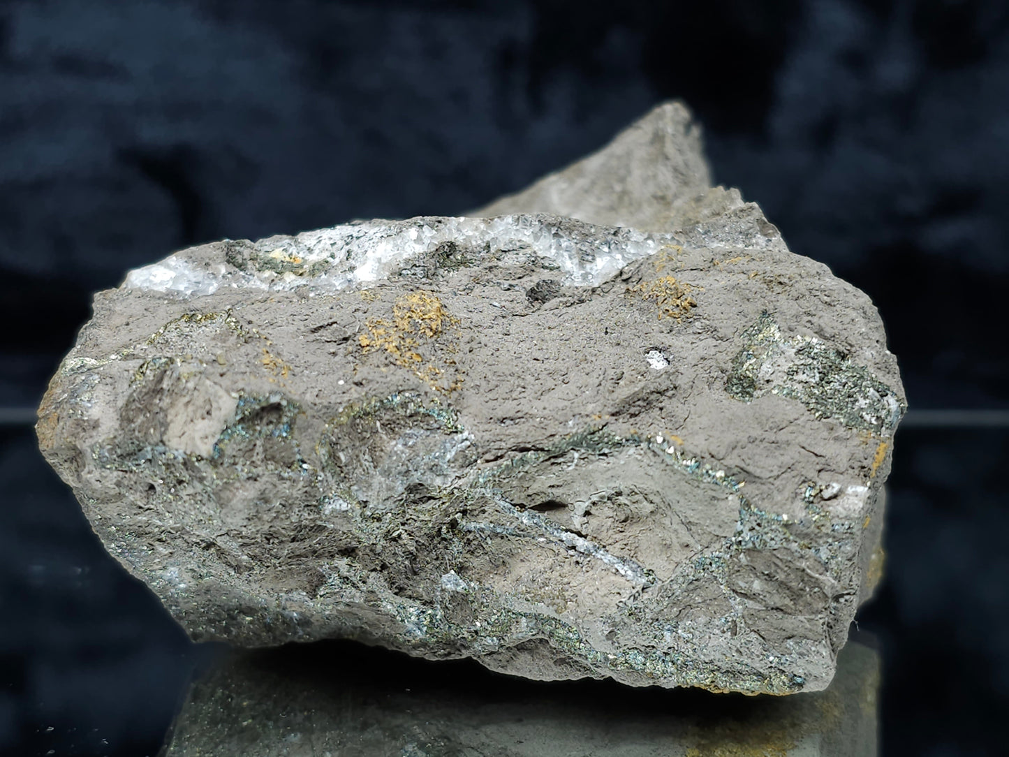 #33141 Super clear Nailhead Spar Calcite geode with Chalcopyrite ore and multiple small fossils in the matrix