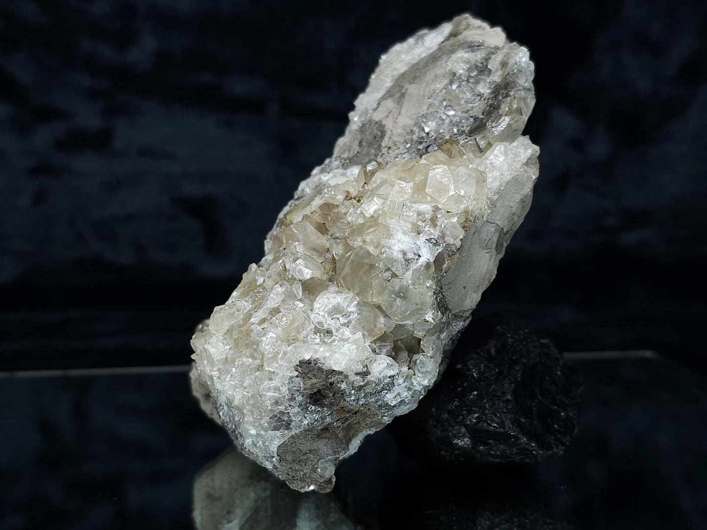 #33142 Super clear Nailhead Spar Calcite cluster with Chalcopyrite ore and multiple small fossils in the matrix