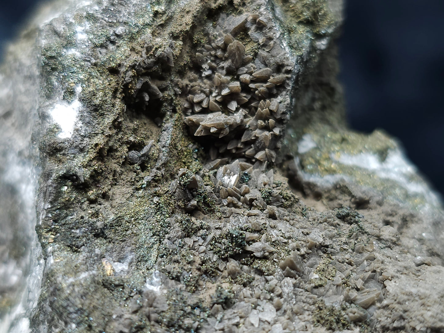 #33134 Super clear Nailhead Spar Calcite cluster with Chalcopyrite ore and multiple small fossils in the matrix