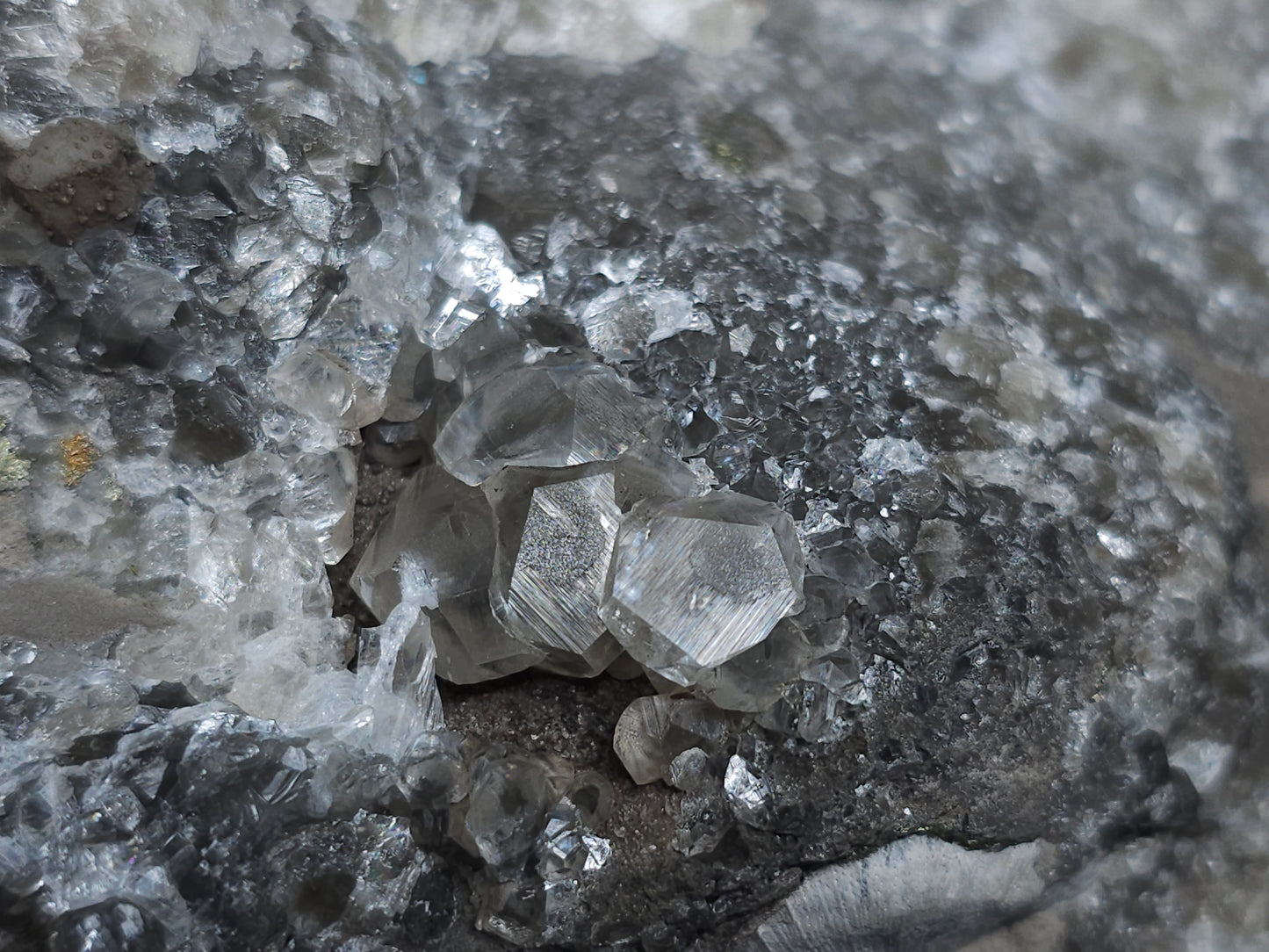 #33148 Super clear Nailhead Spar Calcite cluster with Chalcopyrite ore and multiple small fossils in the matrix